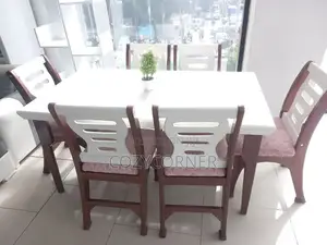 6 Seater Dining Set Crafted With Elegance. የምግብ ጠረጴዛ