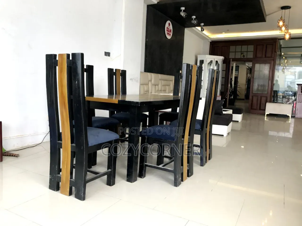Refined 6 Seater Dining Set With Durability. የምግብ ጠረጴዛ