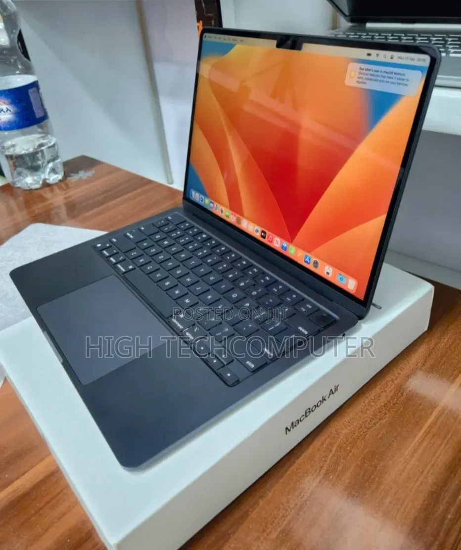 New Laptop Apple MacBook Air 2022 M2 8GB Apple M2 SSD 256GB