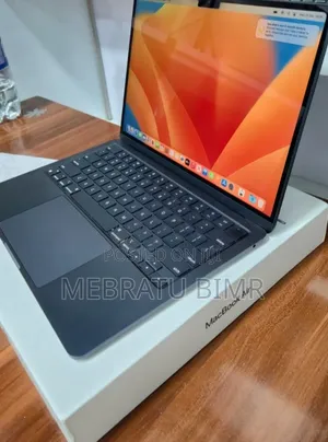 New Laptop Apple MacBook Air 2022 M2 8GB Apple M2 SSD 256GB