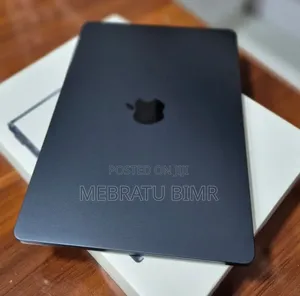 New Laptop Apple MacBook Air 2022 M2 8GB Apple M2 SSD 256GB
