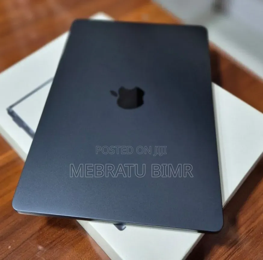 New Laptop Apple MacBook Air 2022 M2 8GB Apple M2 SSD 256GB