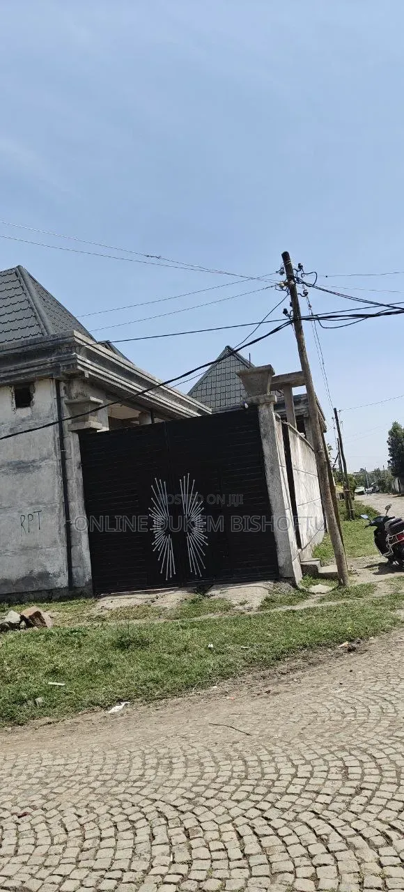 9bdrm Villa in Bishoftu Dukem, Oromia-Finfinne for sale