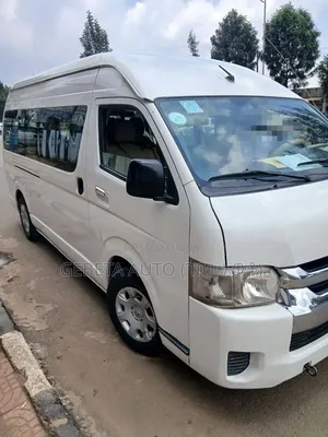 Toyota HiAce 2017