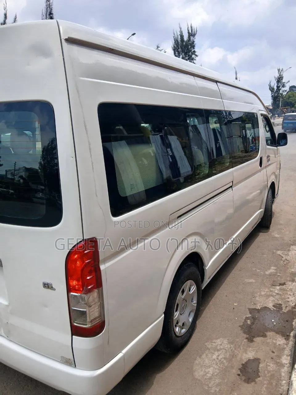 Toyota HiAce 2017