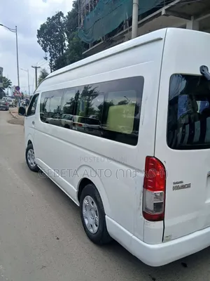Toyota HiAce 2017