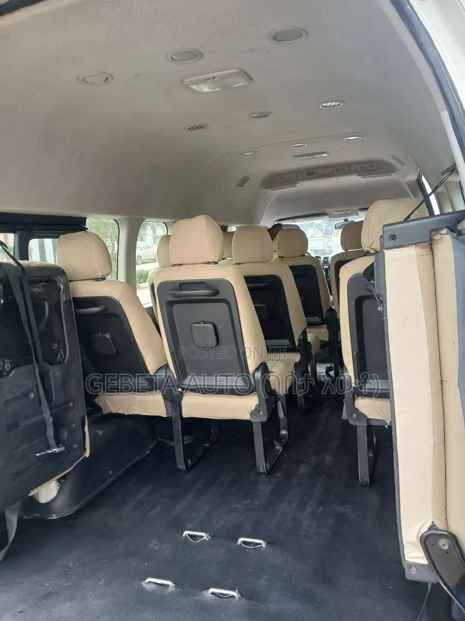 Toyota HiAce 2017