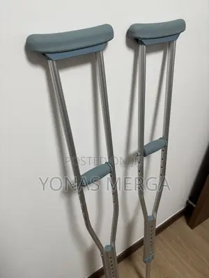 Crutches=<>Axillary Crutches已尸therefore Preventing Slips and Falls.