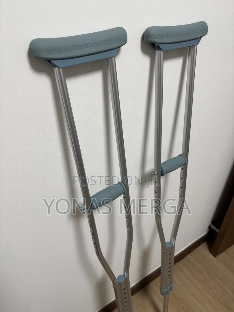 Crutches=<>Axillary Crutches已尸therefore Preventing Slips and Falls.