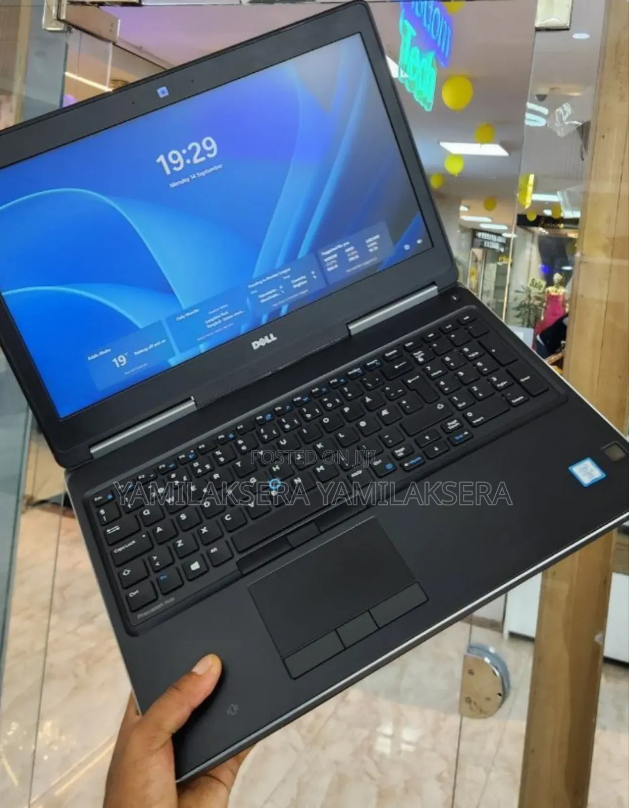 New Laptop Dell Precision 15 7520 16GB Intel Core i7 SSD 512GB