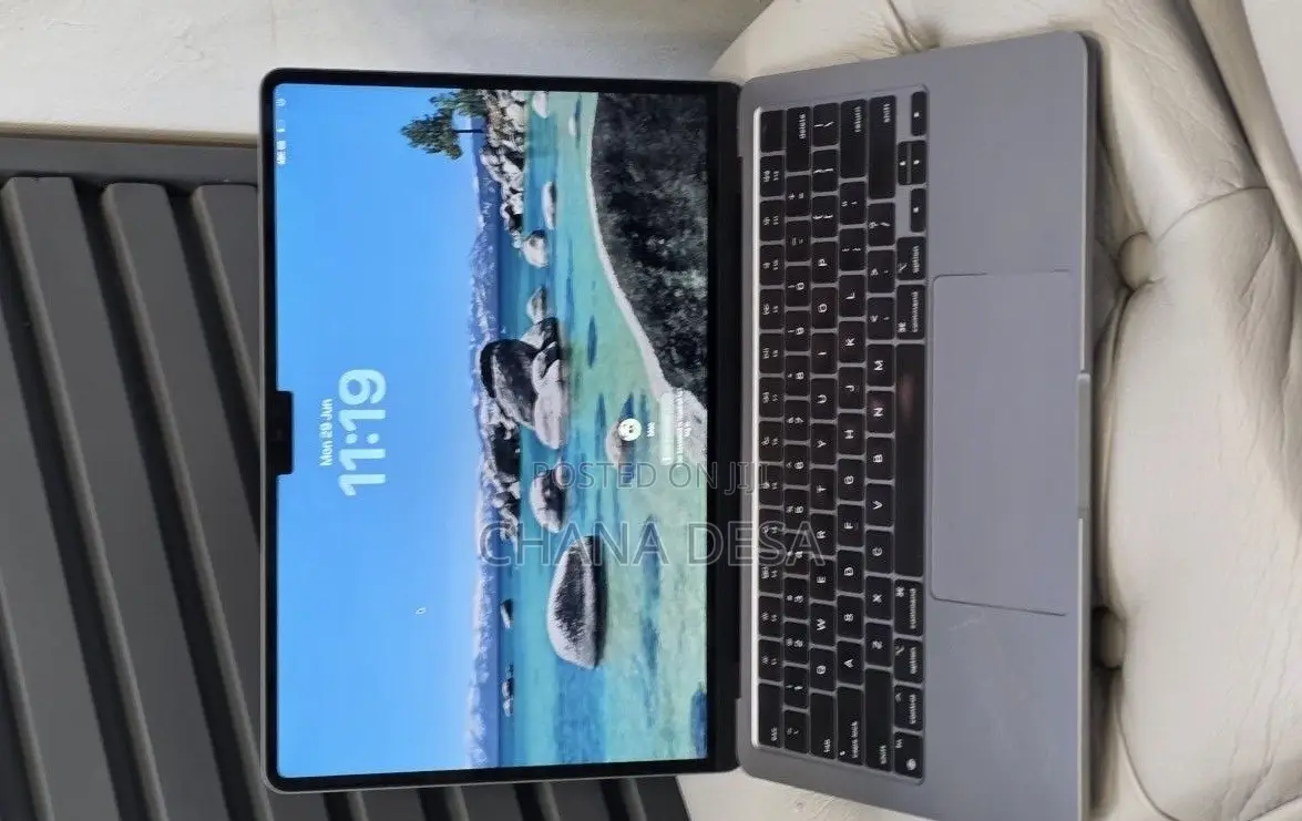 New Laptop Apple MacBook Air 2022 M2 8GB Apple M2 SSD 256GB