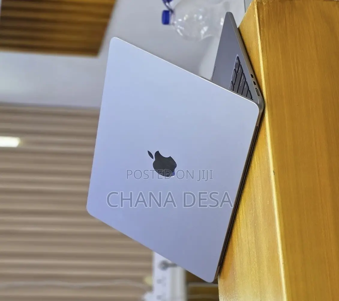 New Laptop Apple MacBook Air 2022 M2 8GB Apple M2 SSD 256GB