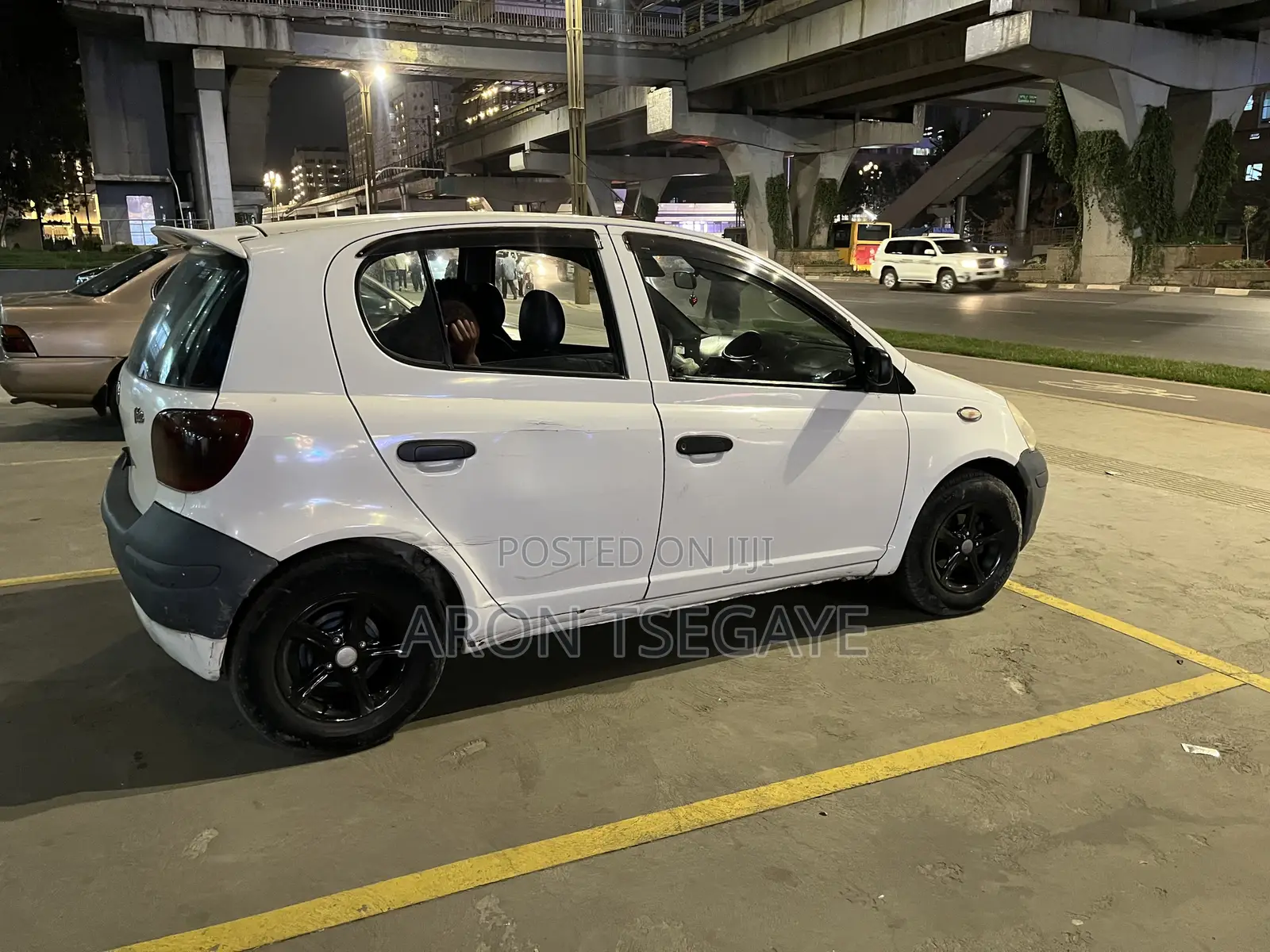 Toyota Vitz 2002 White