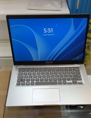 New Laptop Asus Vivobook 14 8GB Intel Atom SSD 256GB