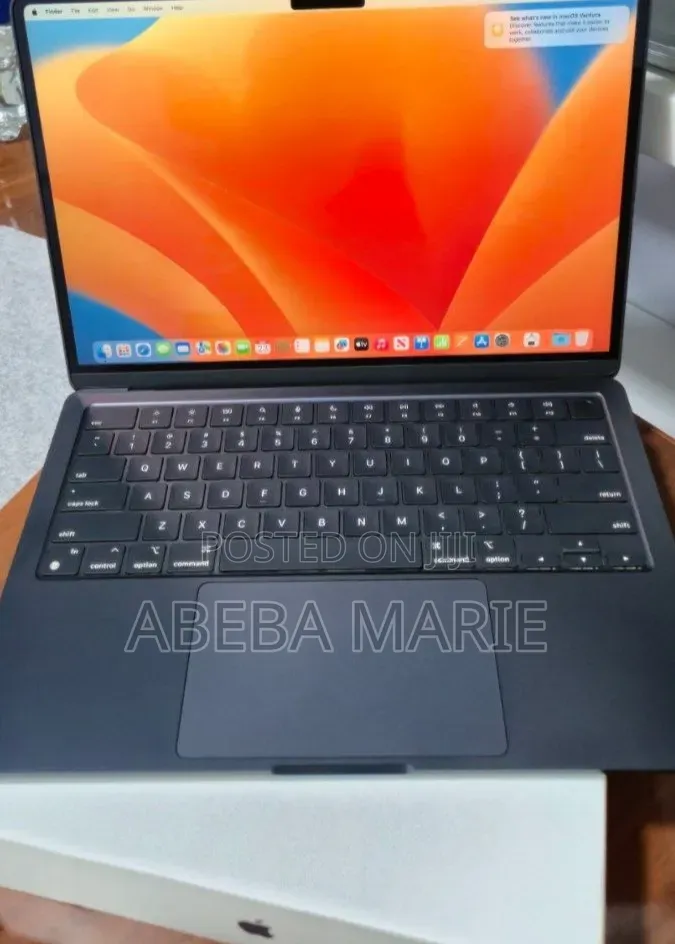 New Laptop Apple MacBook Air 2022 M2 8GB Apple M2 SSD 256GB