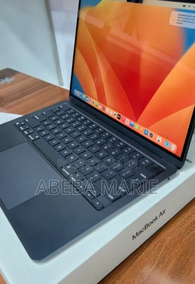 New Laptop Apple MacBook Air 2022 M2 8GB Apple M2 SSD 256GB
