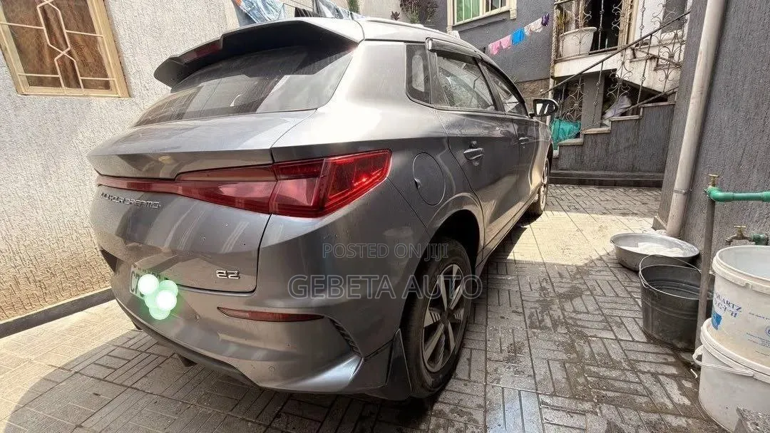 BYD E2 43 kWh 94 hp FWD 2025