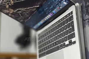New Laptop Apple MacBook Pro 32GB Intel Core i7 SSD 512GB