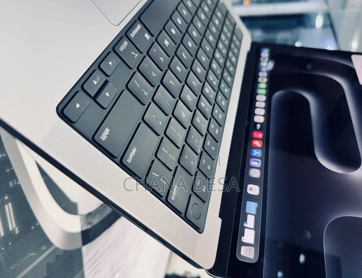 New Laptop Apple MacBook Pro 2020 M1 16GB Apple M1 Pro SSD 512GB