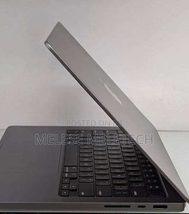New Laptop Apple MacBook Pro 2021 M1 16GB Apple M1 Pro SSD 512GB