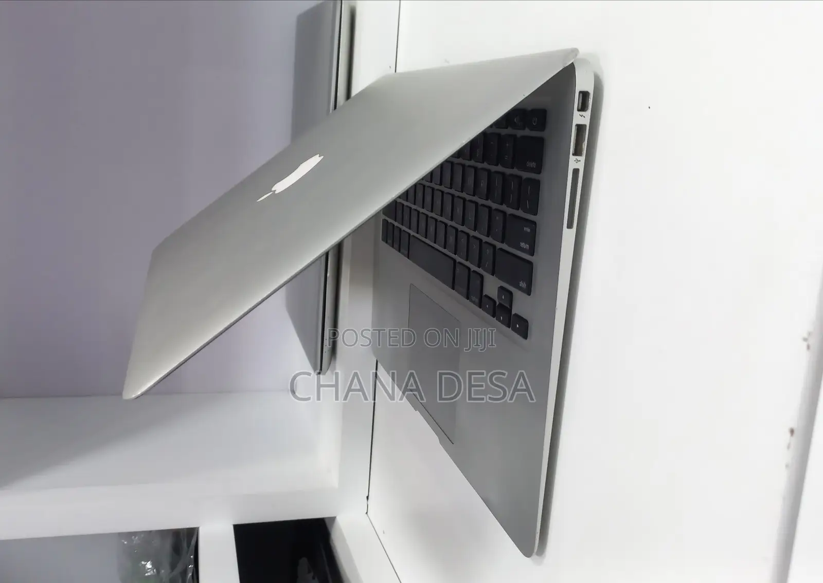 New Laptop Apple MacBook Air 2017 8GB Intel Core i7 SSD 128GB