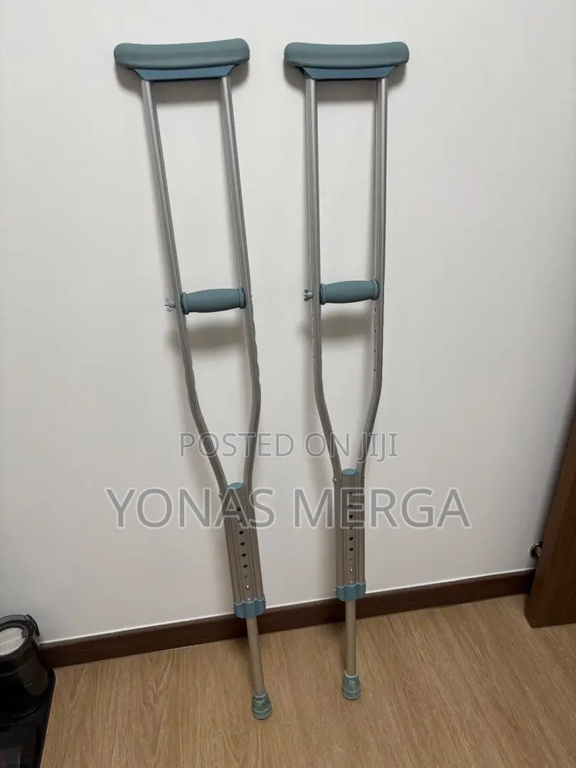 Axillary Crutches矣𡵞These Crutches Are Simple to Adjust. Caregivers