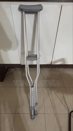 Bilateral Crutches=本Axillary Crutches夕弩moving Around Home or Outdoors