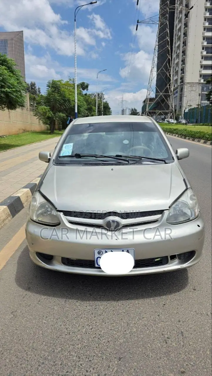 Toyota Platz 1.0 FWD 2003 Gold