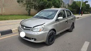 Toyota Platz 1.0 FWD 2003 Gold