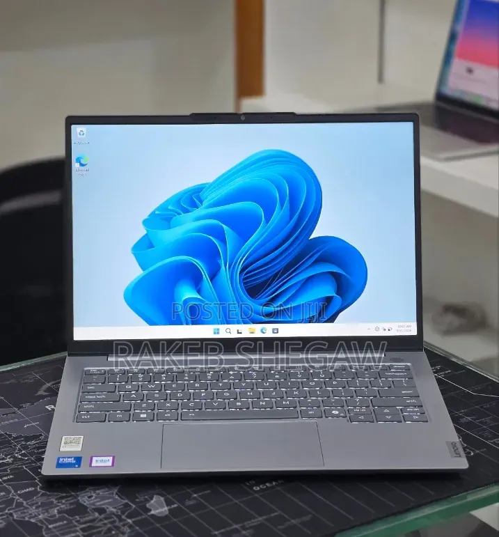 New Laptop Lenovo ThinkBook 13 16GB Intel Core i5 SSD 512GB