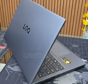 New Laptop Lenovo LOQ 15IRH8 12GB Intel Core i5 SSD 512GB