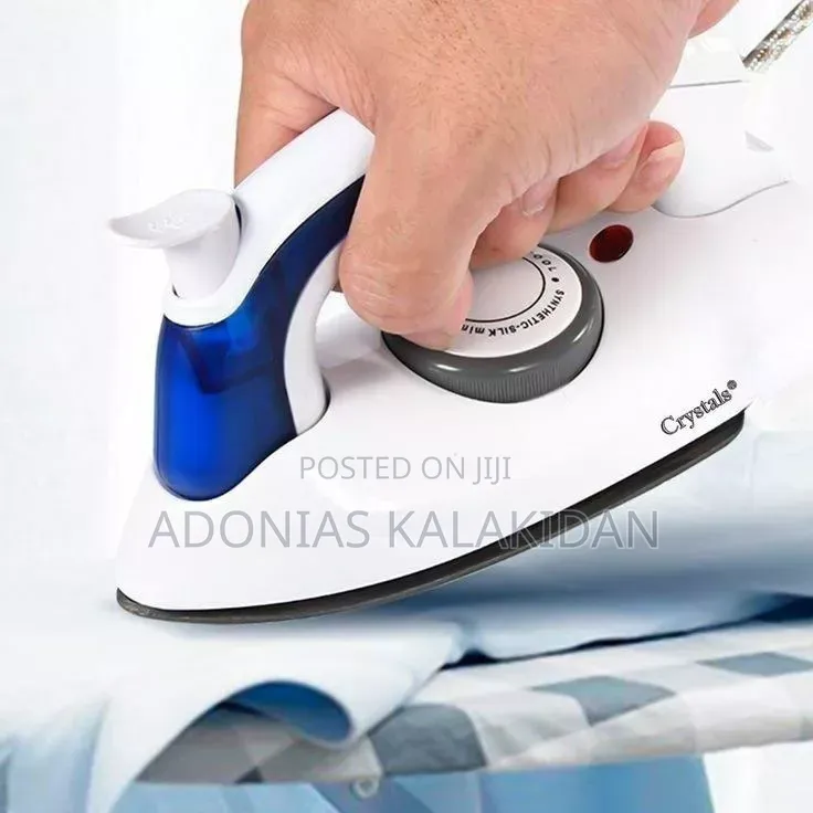 Palm Size Steam Iron