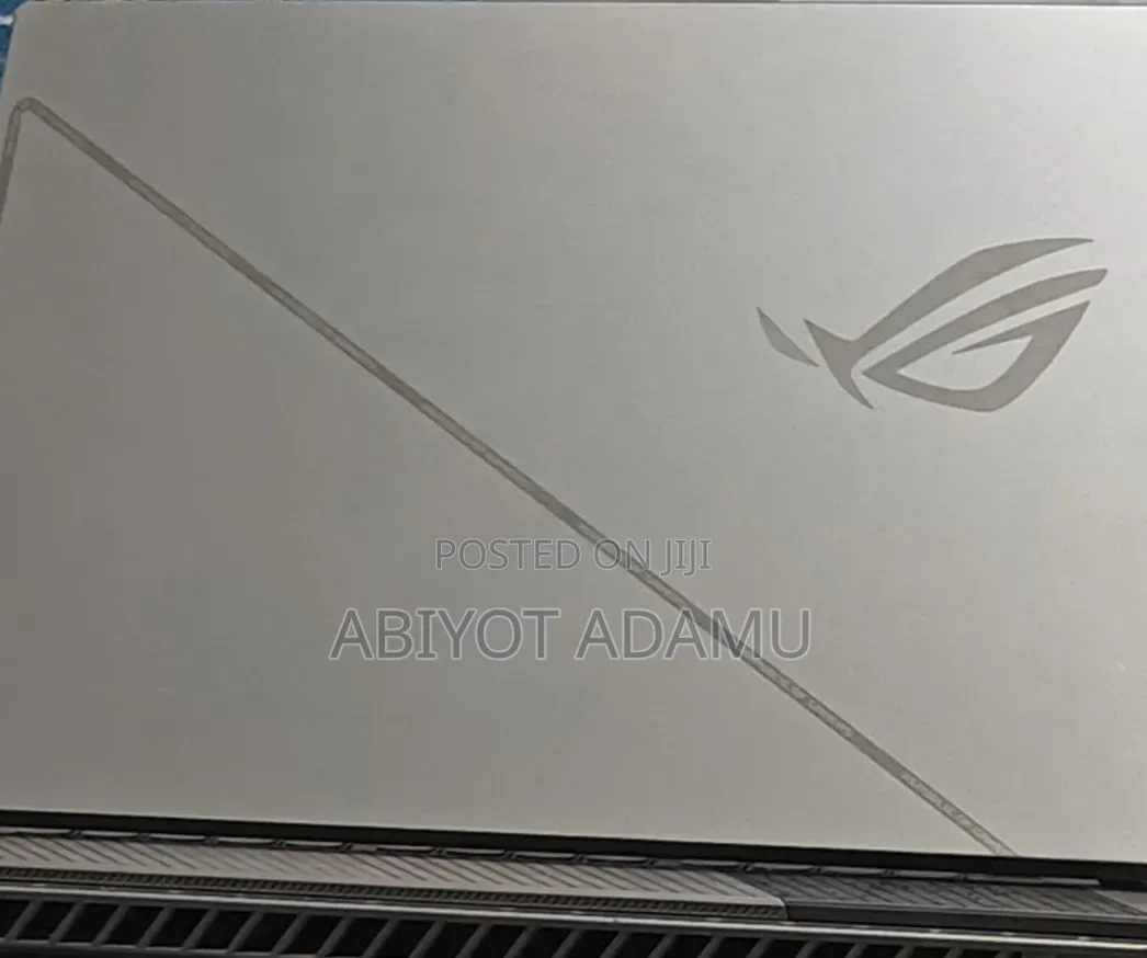 New Laptop Asus ROG Strix G16 G614 16GB Intel Core i7 SSD 1T
