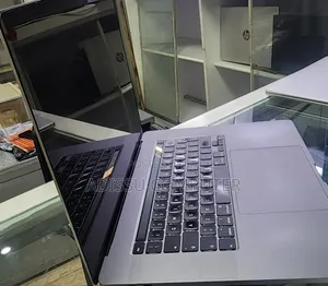 New Laptop Apple MacBook Pro 2019 16GB Intel Core i7 SSD 512GB