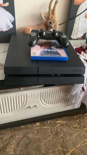 PlayStation 4 Fat With Joystick