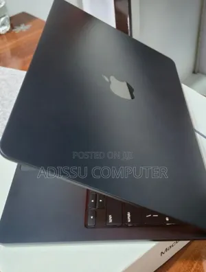New Laptop Apple MacBook Air 2022 M2 8GB Apple M2 SSD 256GB