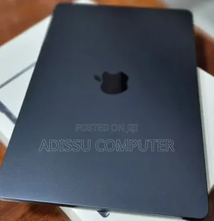 New Laptop Apple MacBook Air 2022 M2 8GB Apple M2 SSD 256GB