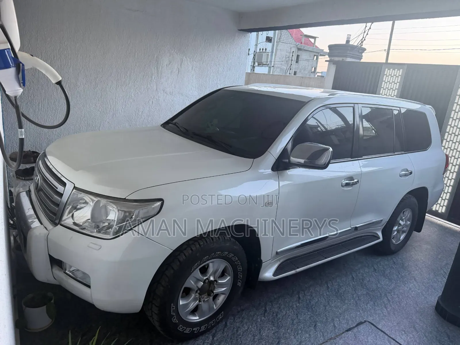 Toyota Land Cruiser 2009 White