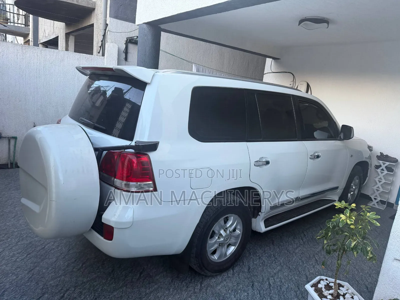 Toyota Land Cruiser 2009 White