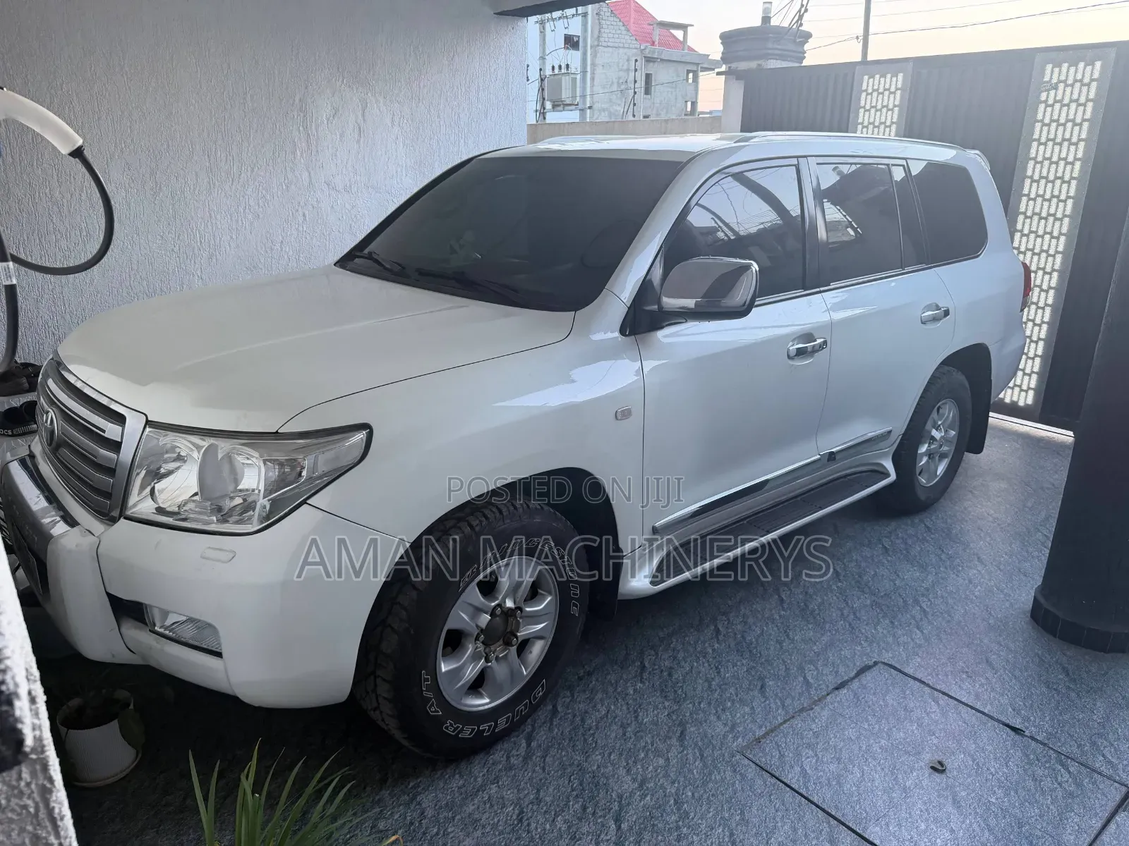 Toyota Land Cruiser 2009 White