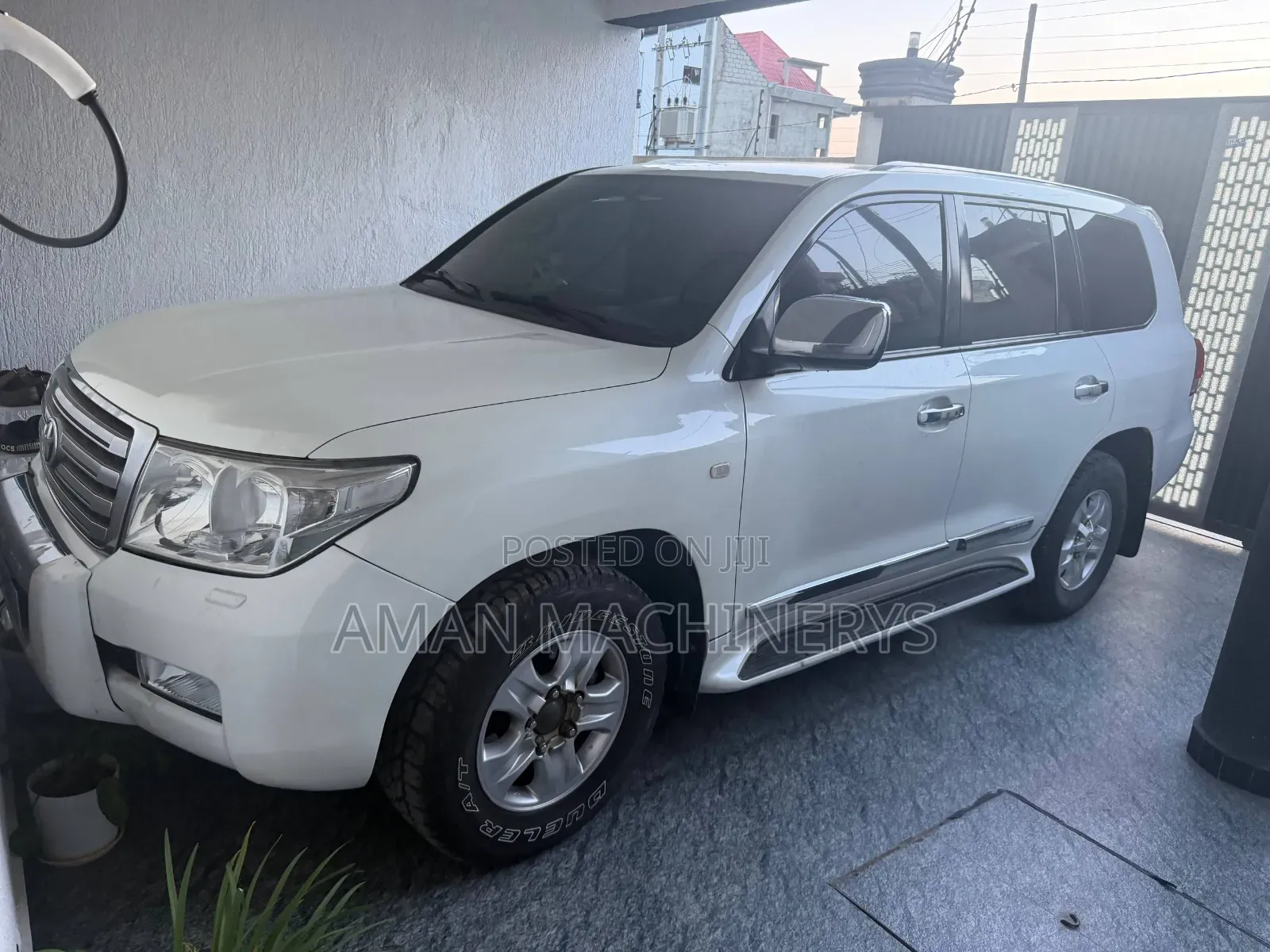 Toyota Land Cruiser 2009 White