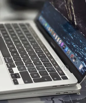 New Laptop Apple MacBook Pro 2020 32GB Intel Core i7 SSD 512GB