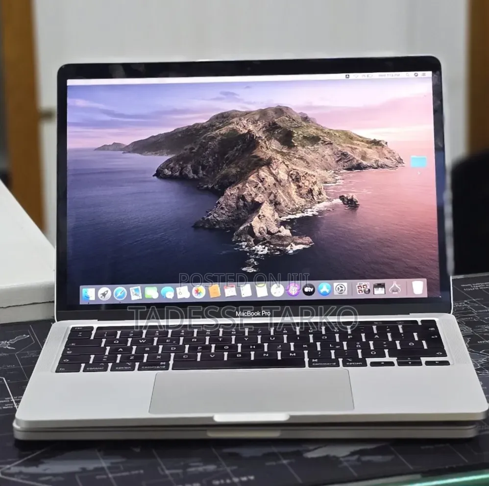 New Laptop Apple MacBook Pro 2020 32GB Intel Core i7 SSD 512GB