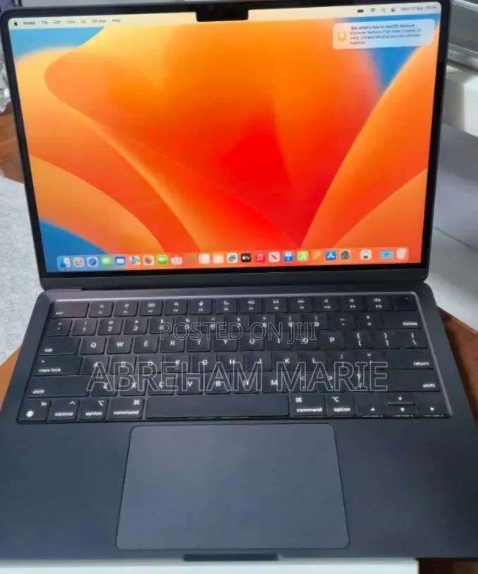 New Laptop Apple MacBook Air 2022 M2 8GB Apple M2 SSD 256GB