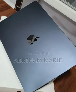 New Laptop Apple MacBook Air 2022 M2 8GB Apple M2 SSD 256GB