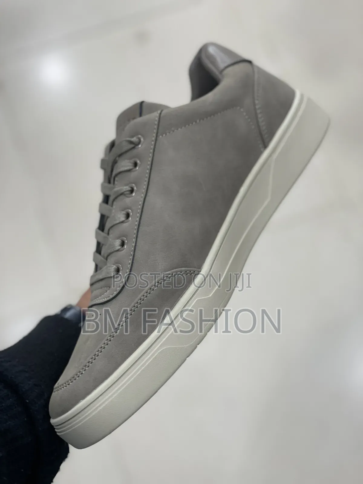 Men’s Lacoste Taupe Casual Sneakers – Modern Lace-Up Flat Shoes
