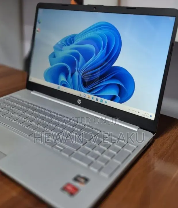New Laptop HP Stream Notebook 8GB AMD Ryzen 3 SSD 1T
