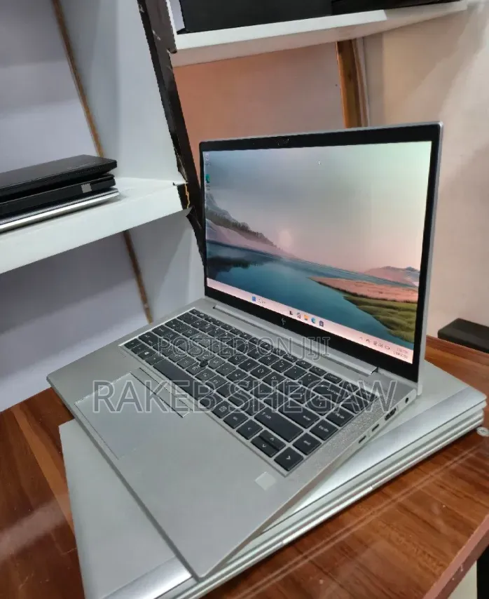 New Laptop HP EliteBook 845 G8 16GB Intel Core i7 SSD 512GB