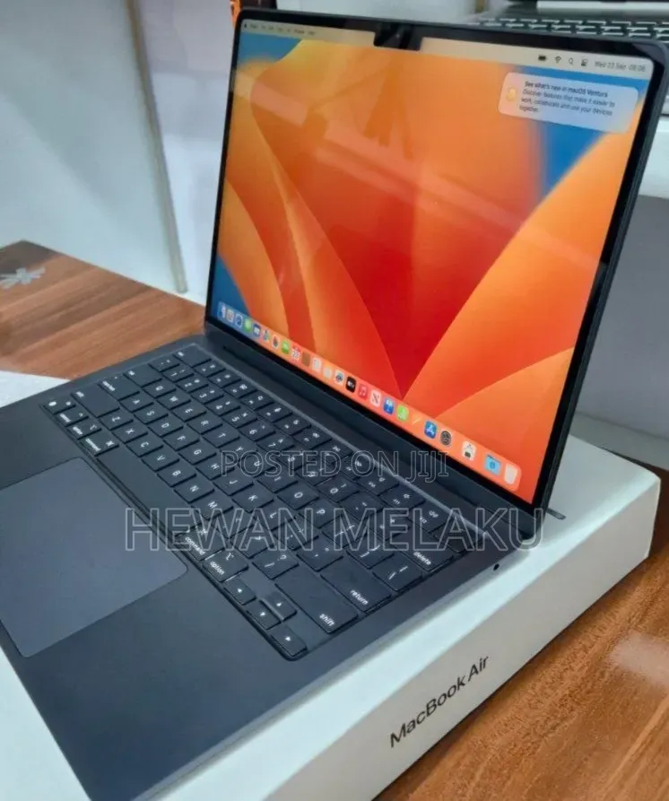 New Laptop Apple MacBook Air 2022 M2 8GB Apple M2 SSD 256GB