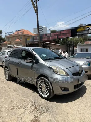 Toyota Yaris 2010 Silver